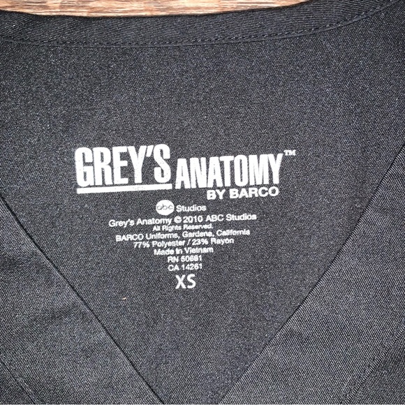 Grey’s Anatomy by Barco 3 Scrub Tops Bundle Size XS - Picture 12 of 12